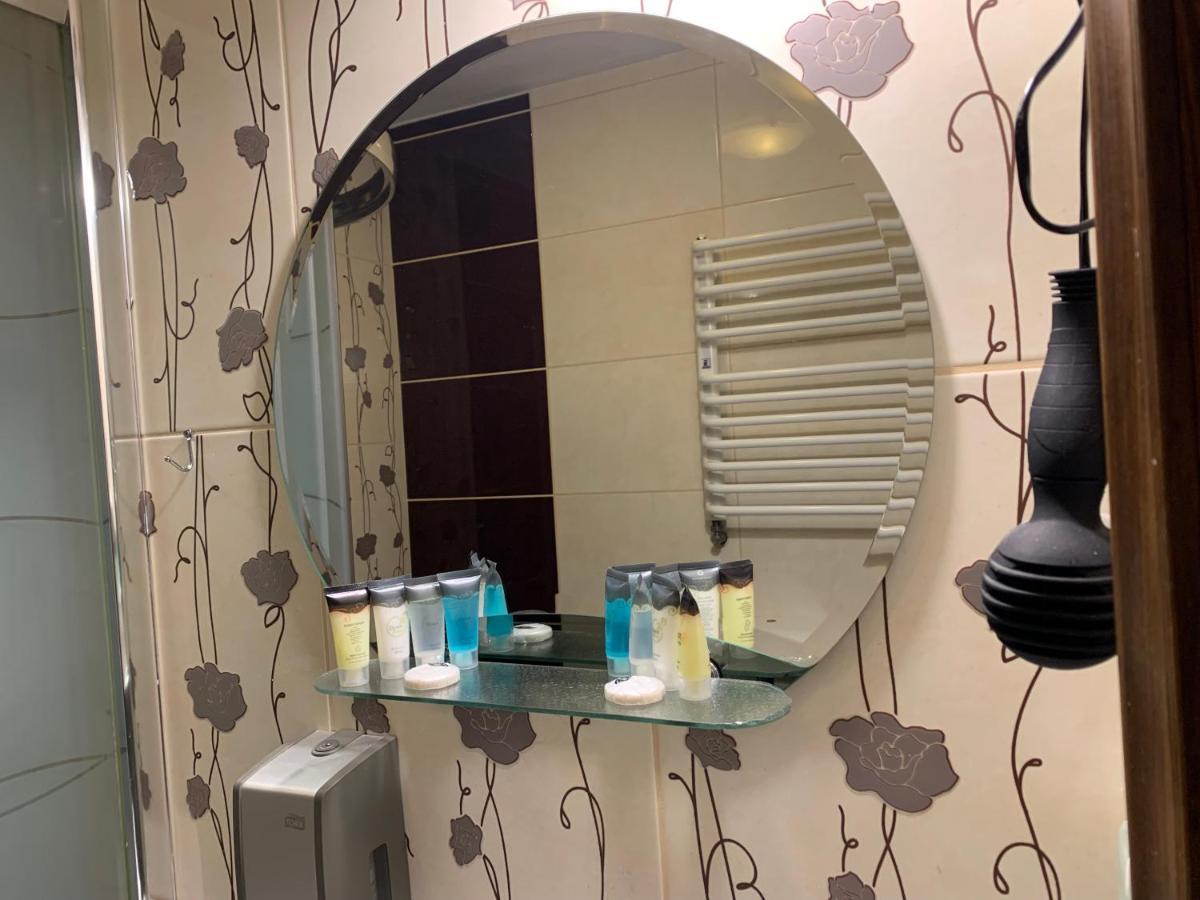 Hotel Tyrol I Restauracja Zycie Gruzji Osielsko Buitenkant foto