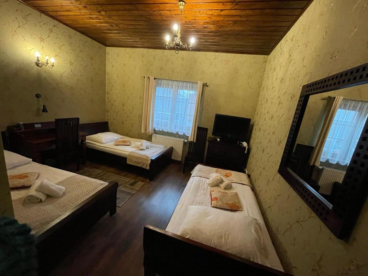 Hotel Tyrol I Restauracja Zycie Gruzji Osielsko Buitenkant foto